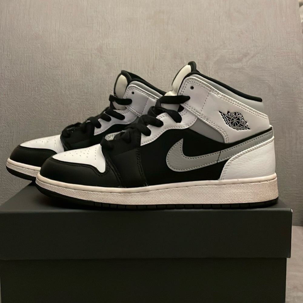 Air Jordan 1 | Mid White Shadow
